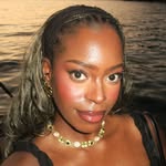 Ayomide V | Content Creator