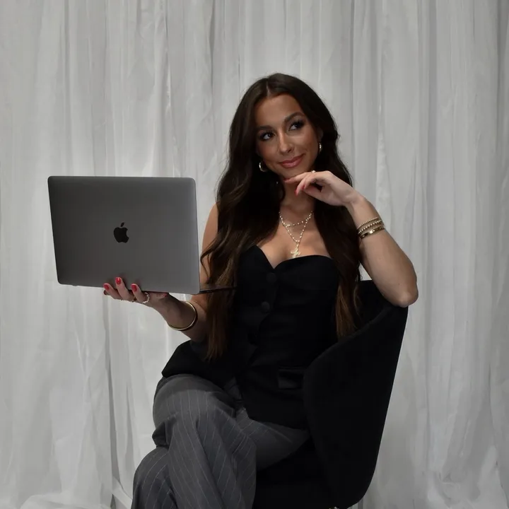 Nikki | Social Media Manager
