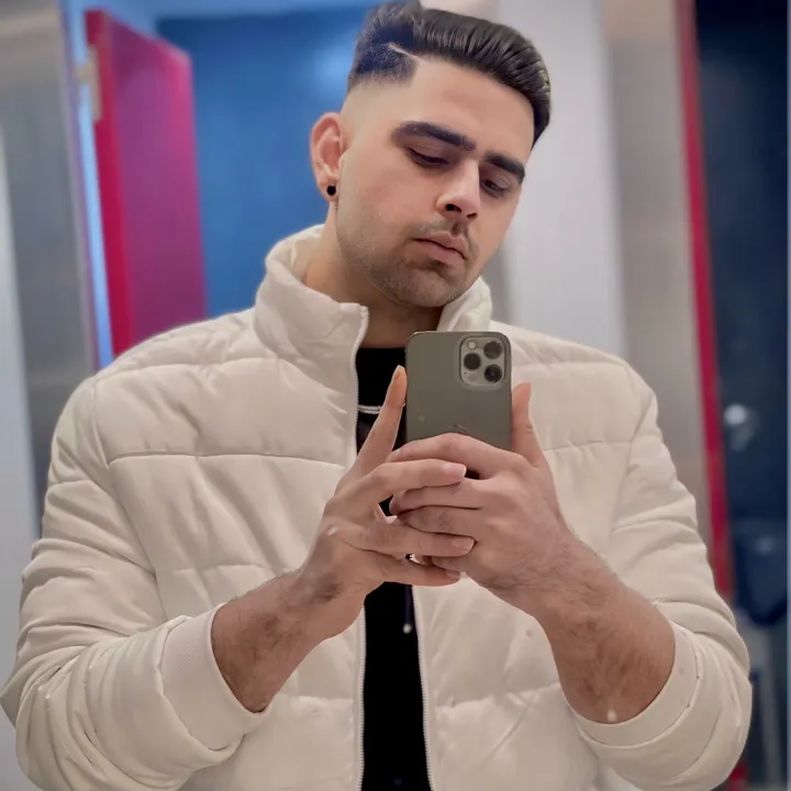 alisandhu🇵🇰🇬🇷 καφέ ματία