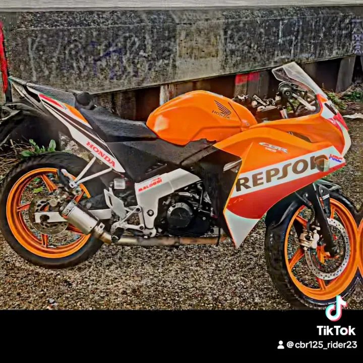 CBR125_RIDER23