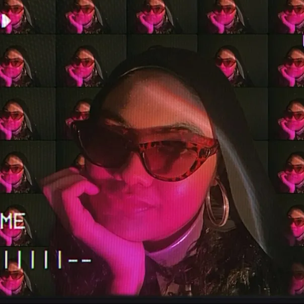 deena 🔮