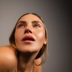 ELENA CARRIÈRE • Moderatorin | Speakerin | Mental Health