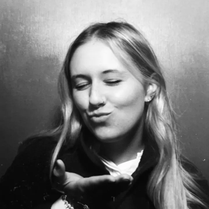 lou ⸆⸉ ⭐️🎟️🩵🍊