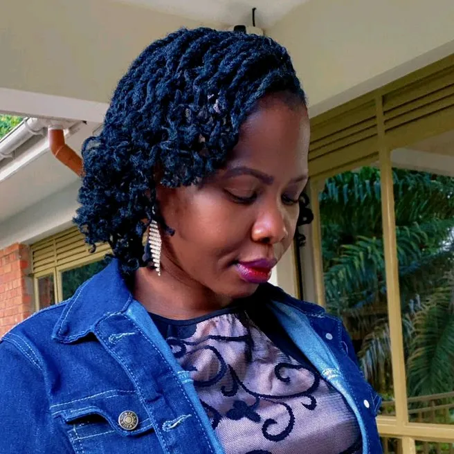 Coach Carolyne|Finance Bestie