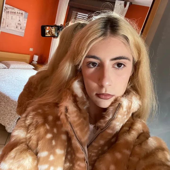 ℰ𝓂𝓂𝒾𝓃𝒶🪩🍸