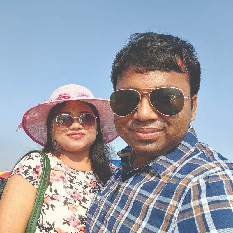 Travel Couple Bangla