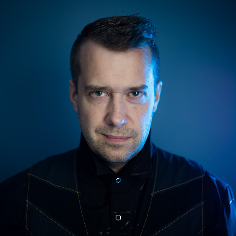 Michael J Zhem