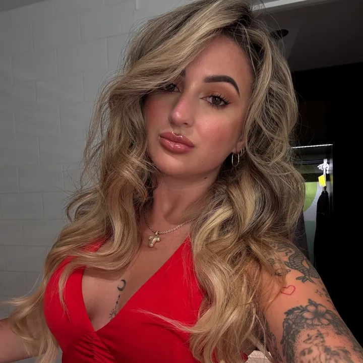 Taylor Krause (✿♥‿♥)
