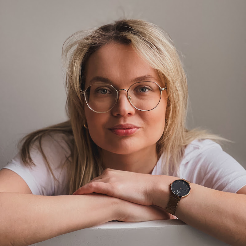 Lina - Fashion, Style & Beauty