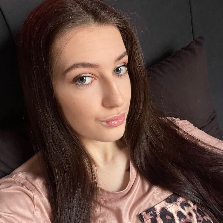 caitlin🐆🍒🖤