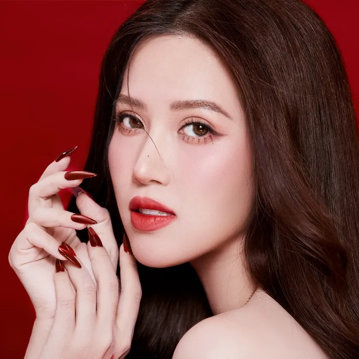 MC Thu Hà