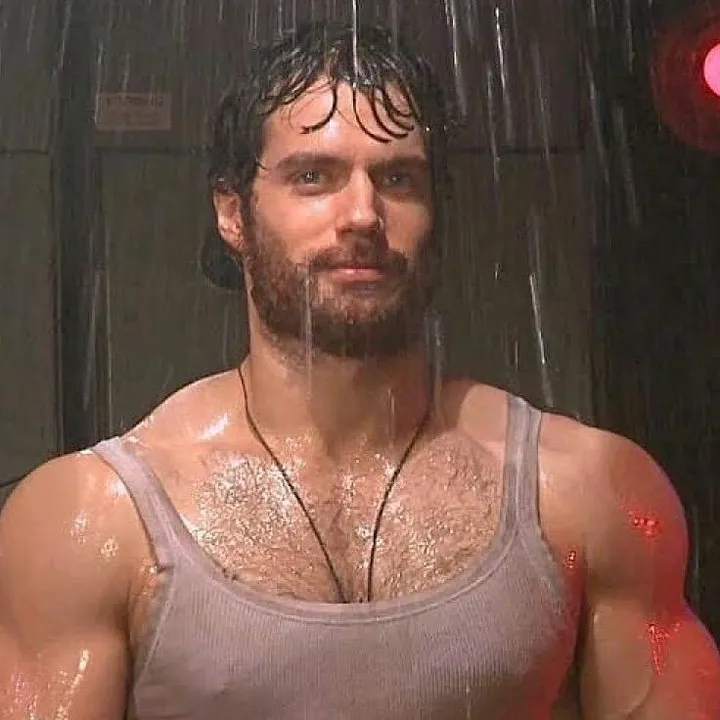 Henry Cavill ☑️