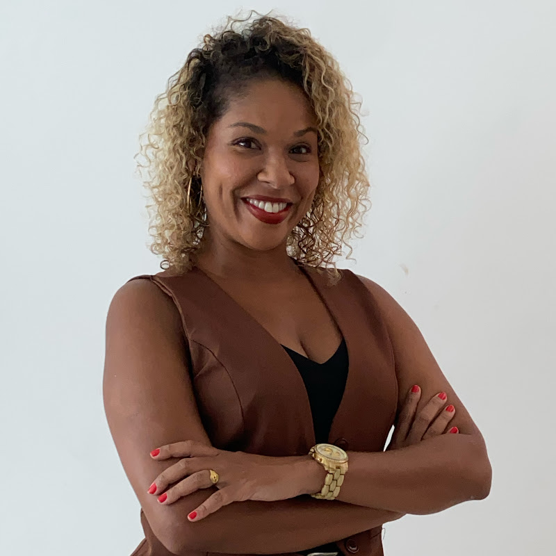 Dra. Cris Lira