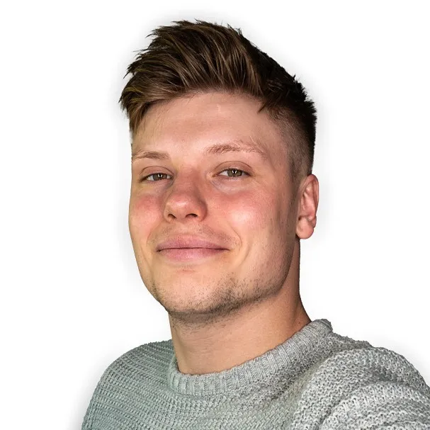 Paweł ,,PAVLLOO” Szwed