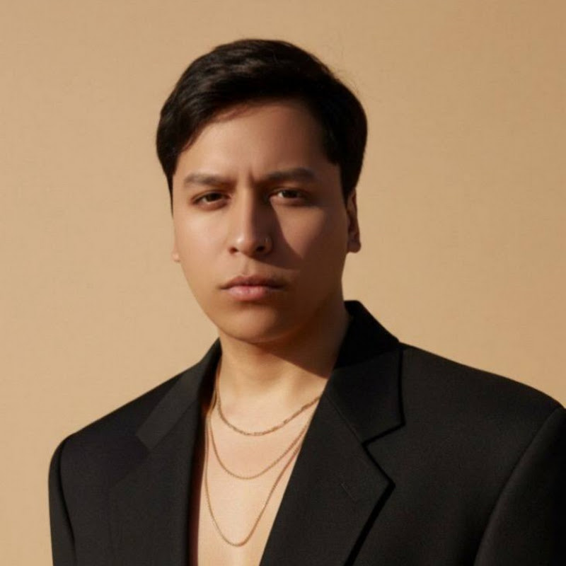 FASHIONABLE by Jesus Caro