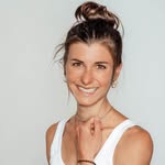 Annelina - Longevity Yogi