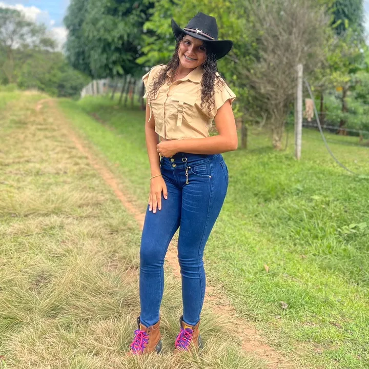 ..•LA ORI🇻🇪🐣✨•..