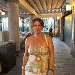 Midsize Mum Sarah