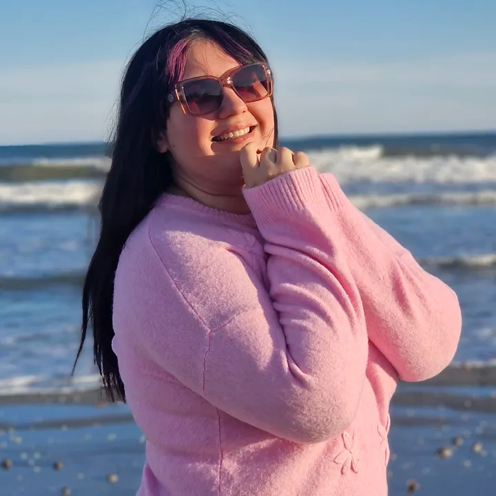 Vivienne | Massage Therapist