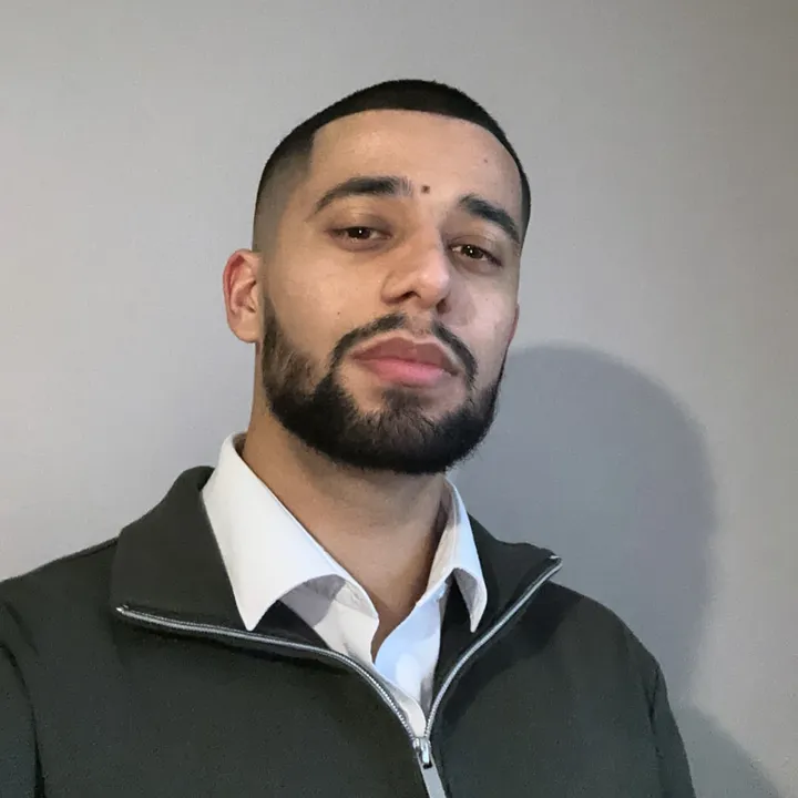 Mr R | PE Teacher