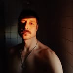 •S T E V E L É O N B R O W N•