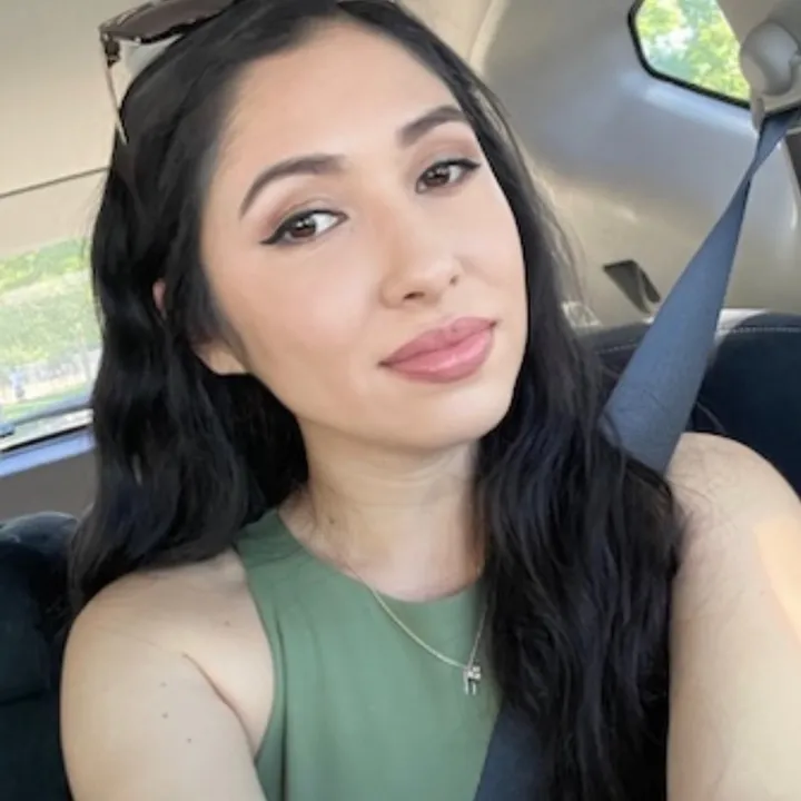 Jasmine  |  What’s Her Deal