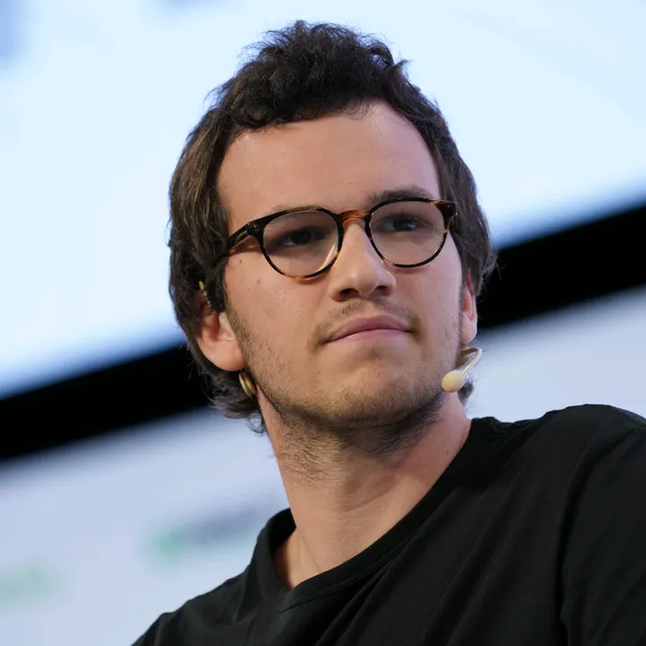 Henrique Dubugras Insights