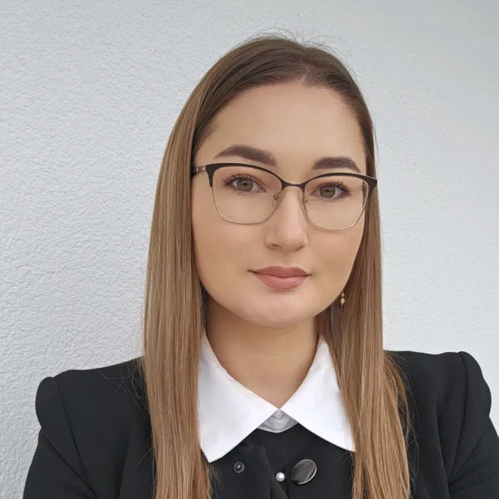 EMILIA 🇷🇴❤️🇩🇪
