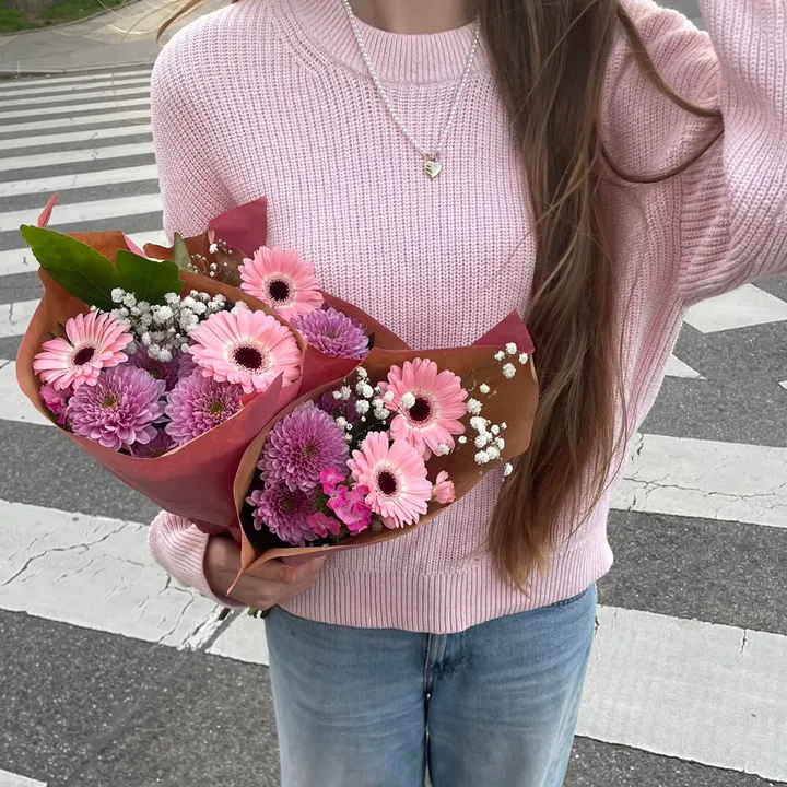 🎀 𝐋 𝐈 𝐍 𝐀 🎀