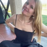 * YOLANDA MAQUIEIRA *