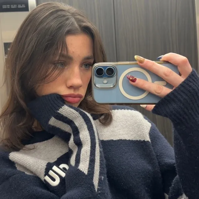 🍒 • D A R B Y • 🍒