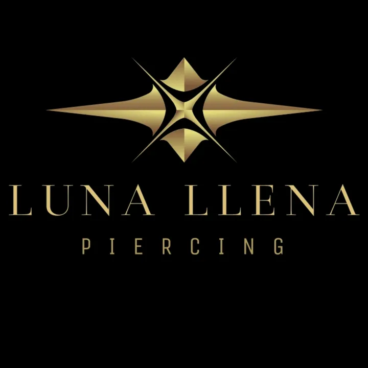 Lunallena_piercing
