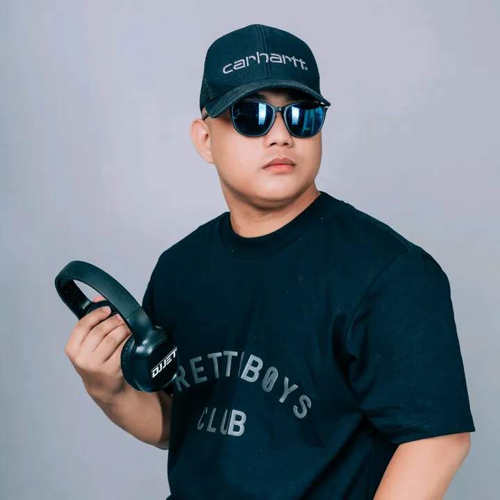 DJ JET
