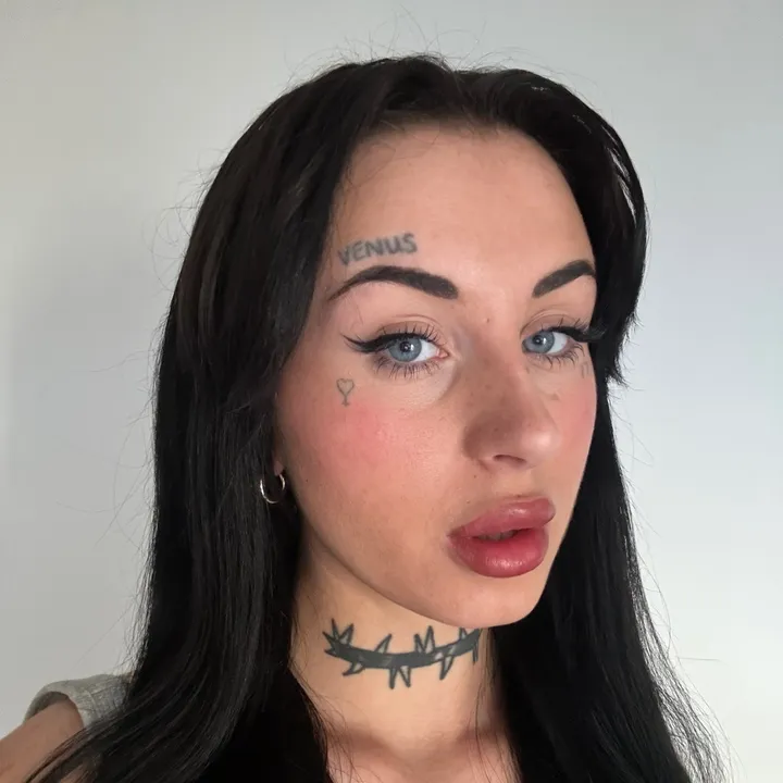 Charlotte Hayes 💗