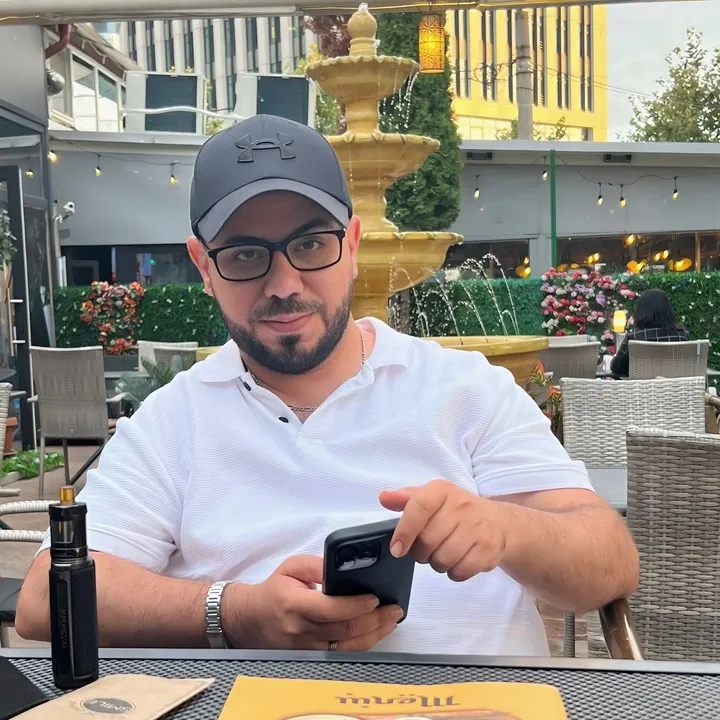 FeRaS 🤍👨🏻‍💻