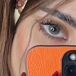 | مصممة الأزياء ، فريال الخطيب