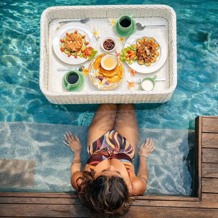 Sen2 | Food • Flights • Fun