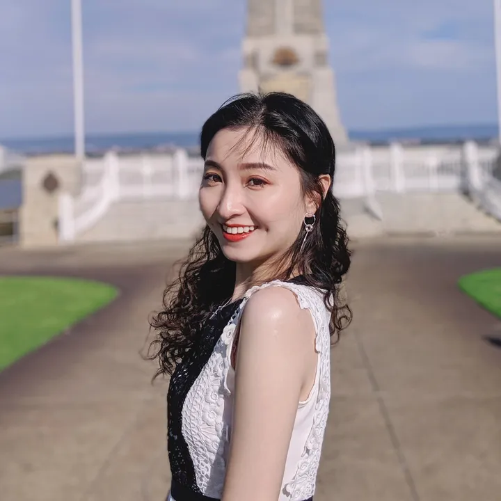 Victoria Tan