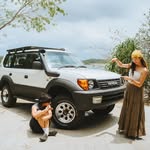 Outdoor travel couple | 哈 囉 你 !!