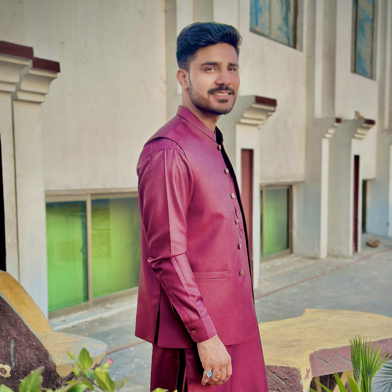 Pardesi Public