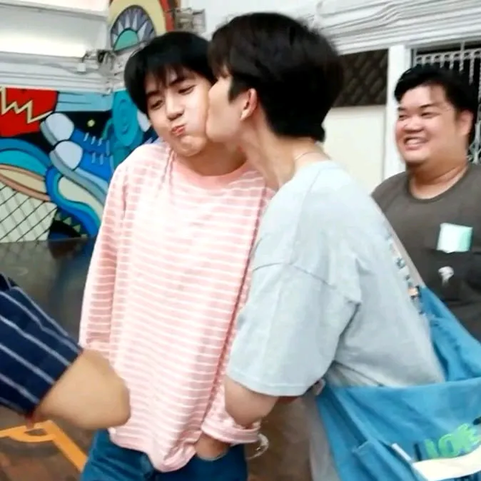 eli >_<