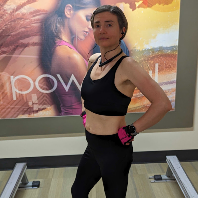 FitMom & Dancing Crew