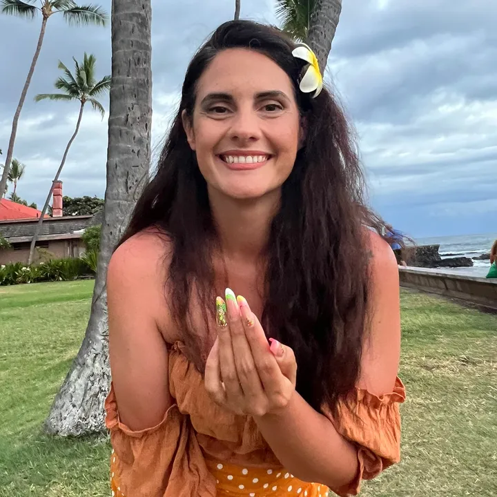 Kondilia nails + voice
