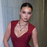 Alisha Aribrus | art & style influencer