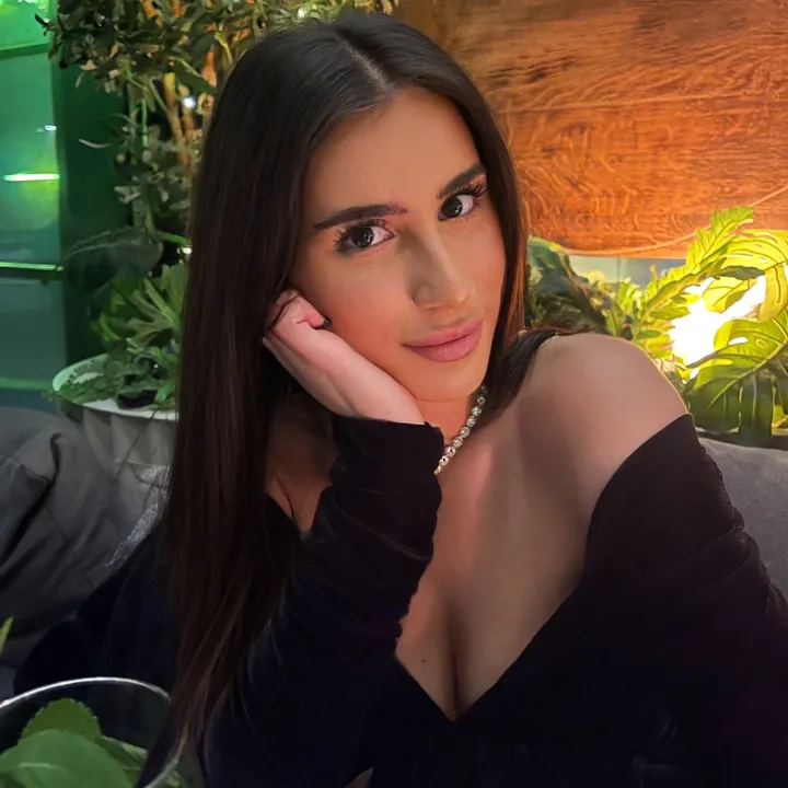 Oana CF.