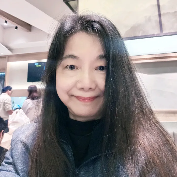 Esther Cheng