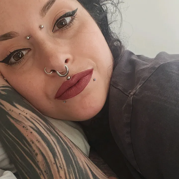 ℕ𝕚𝕖𝕧𝕖𝕤🕷