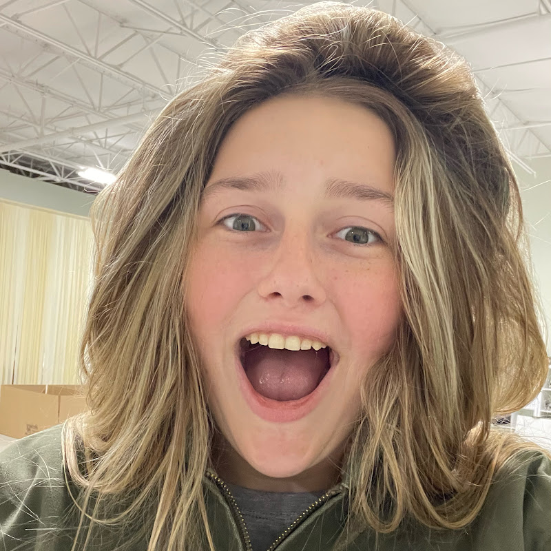 Ellie LOL