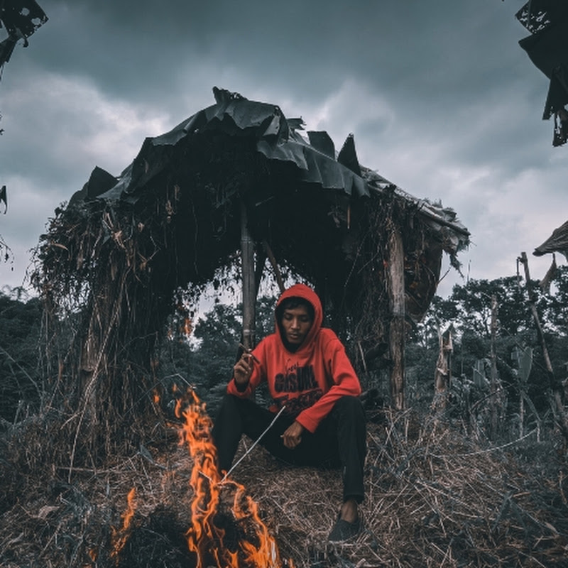 affan bushcraft builder