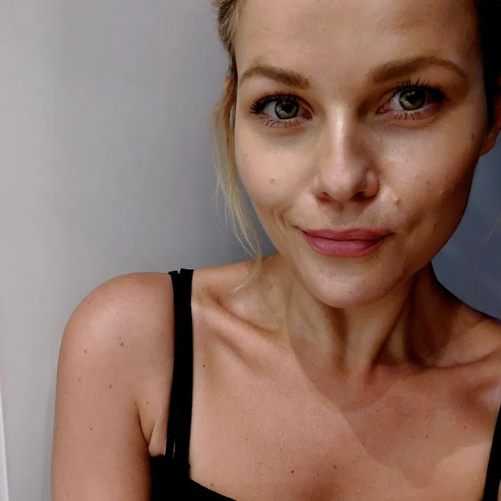 adi_thatblondie | beauty | UGC